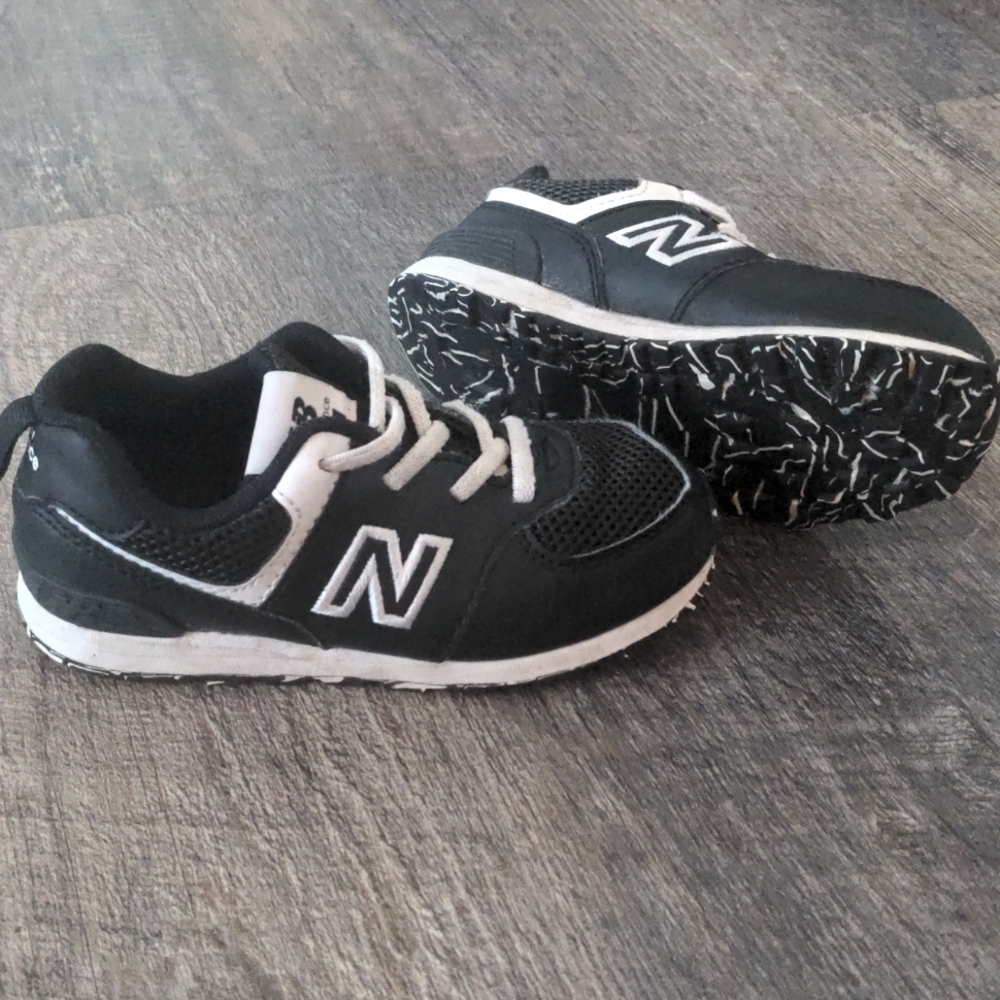 Black New Balance toddler shoes